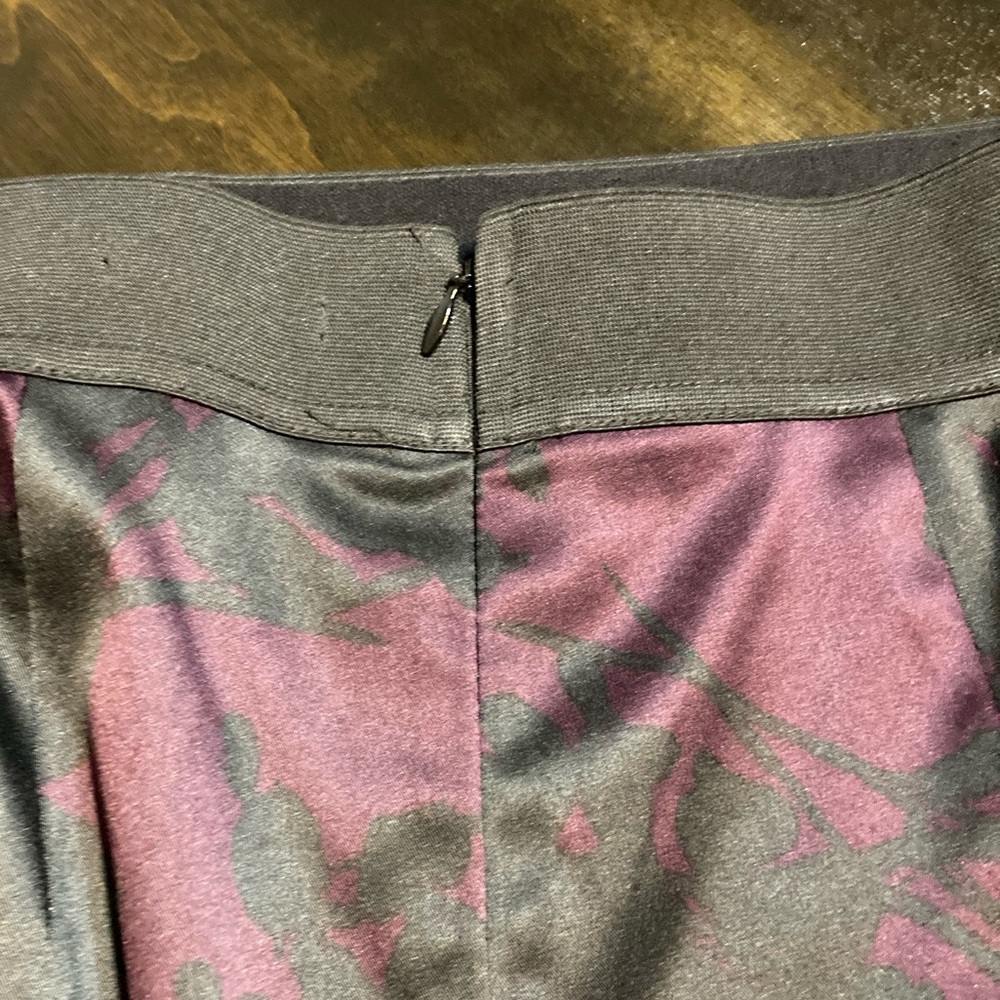 💜 Fun Skirt! 💜 - Picture 3 of 4